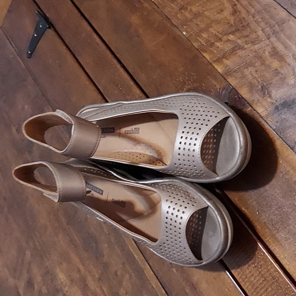 Clarke's gold sandals